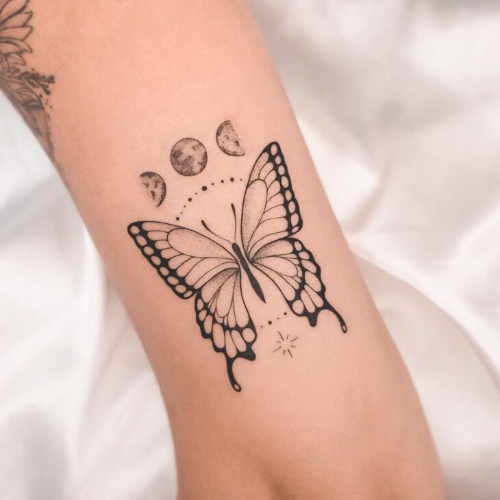 tatuagem de borboleta no braço