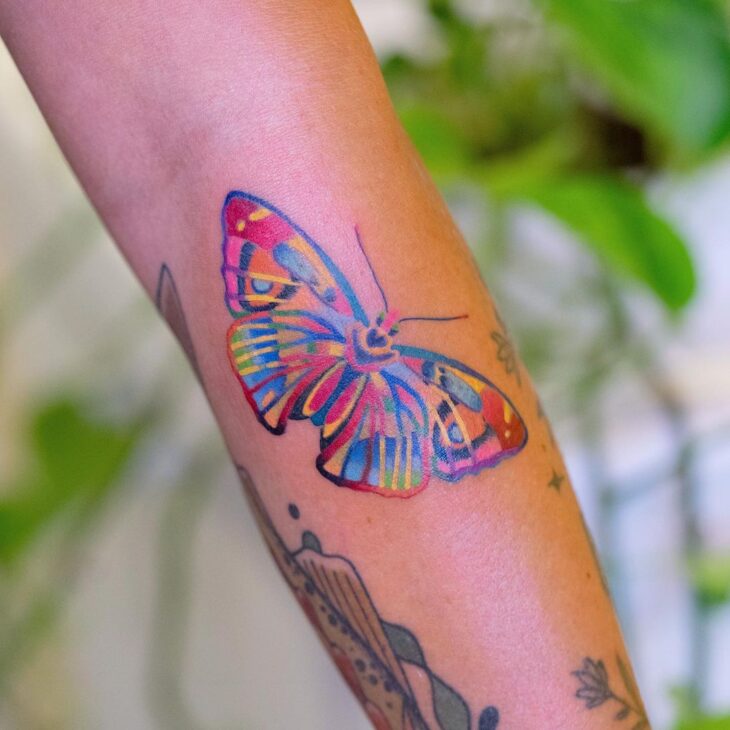 tatuagem borboleta no braço