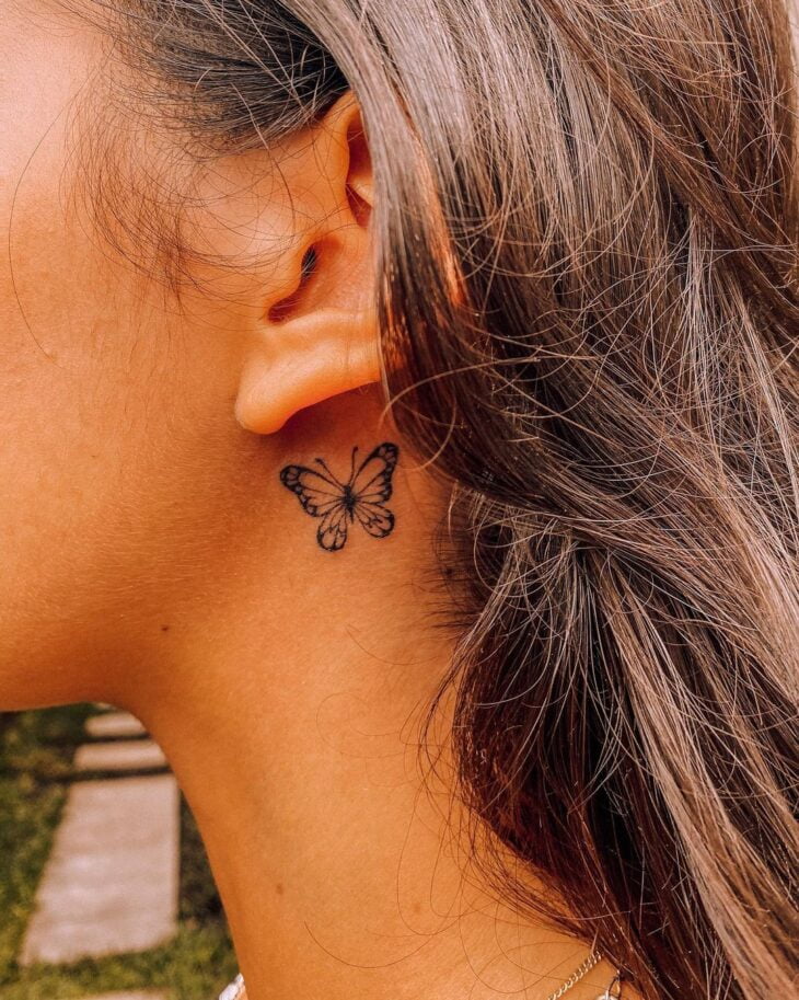 tatuagem de borboleta delicada