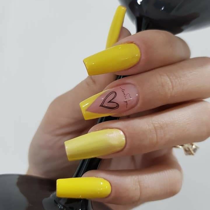 esmalte amarelo 79