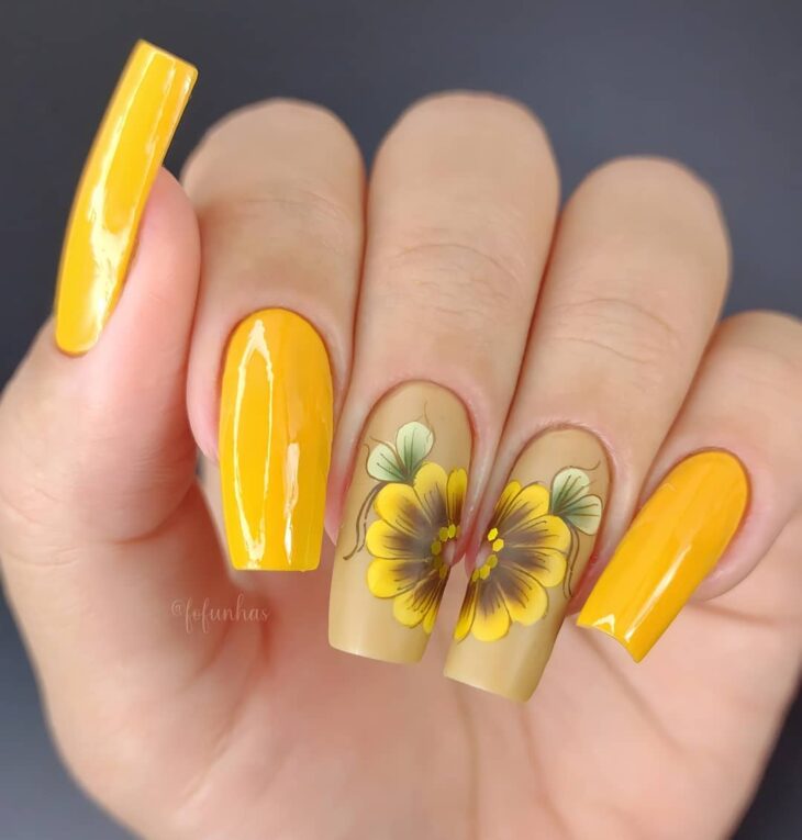 esmalte amarelo 82