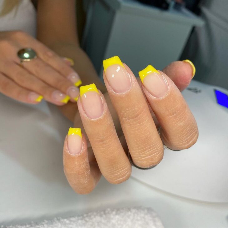 esmalte amarelo 122