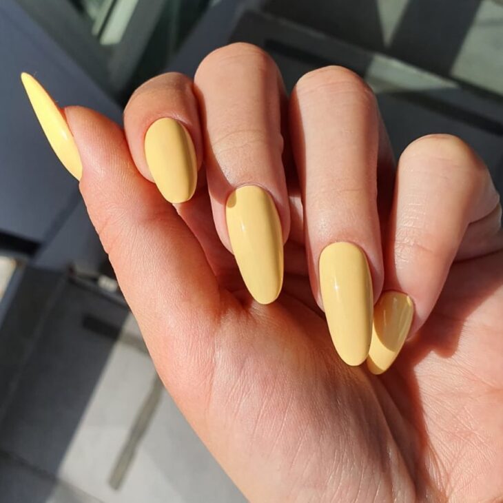 esmalte amarelo 83