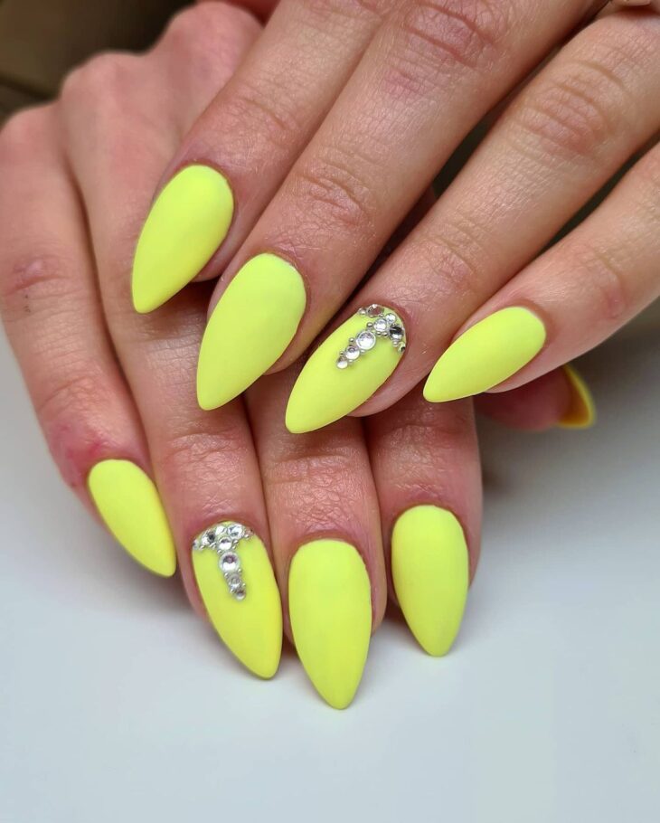 esmalte amarelo 92