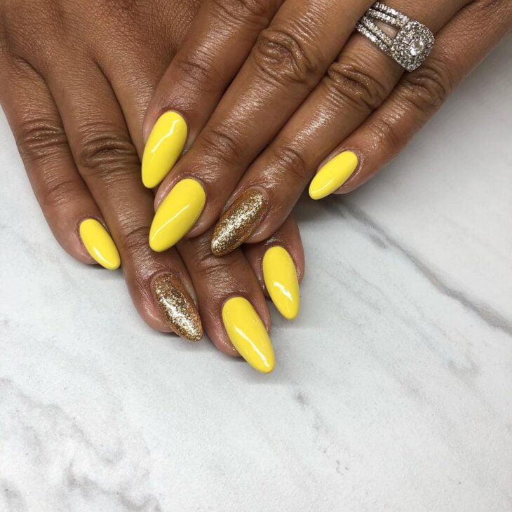 esmalte amarelo 108