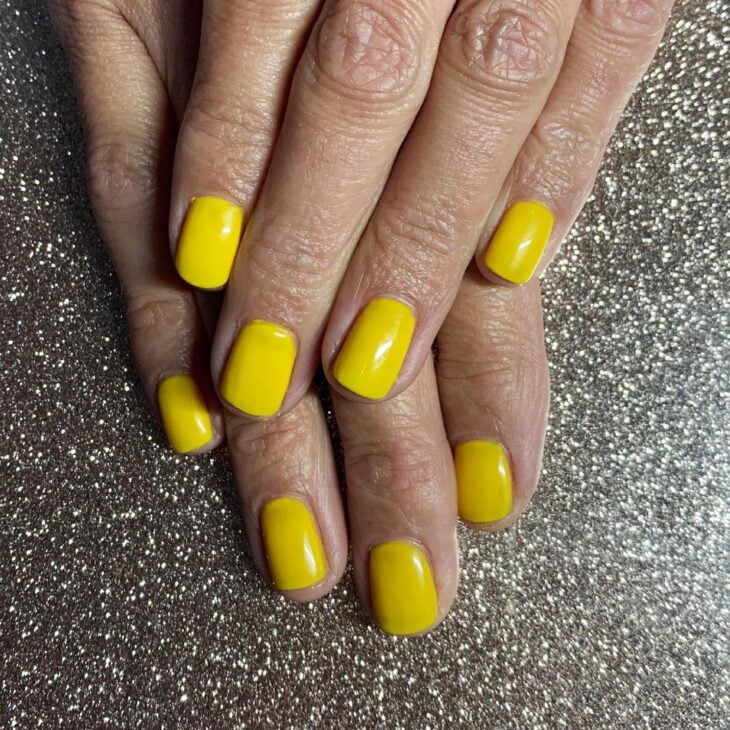 esmalte amarelo 126