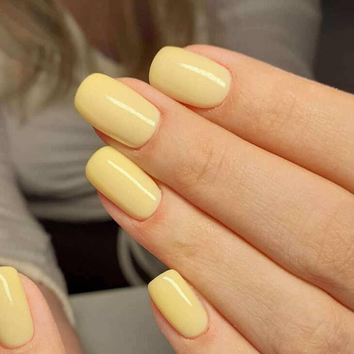 esmalte amarelo 76