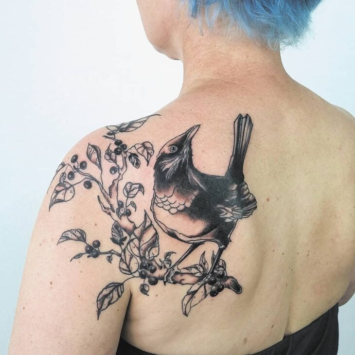 Tatuagem de pássaros 130