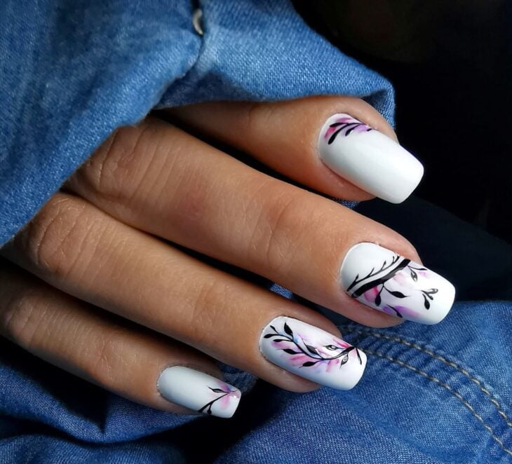 Unhas brancas decoradas 67