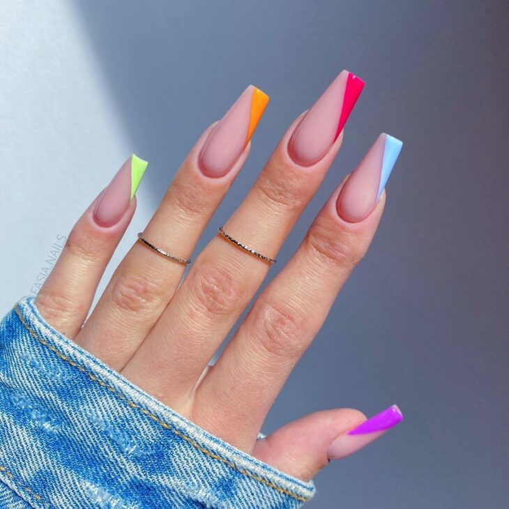 Pin de 𝐭𝐚𝐢𝐬𝐬𝐚 em ○ IDÉIAS DE UNHAS ○