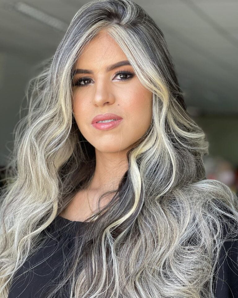 Cabelo preto com luzes: 50 fotos incríveis para te inspirar