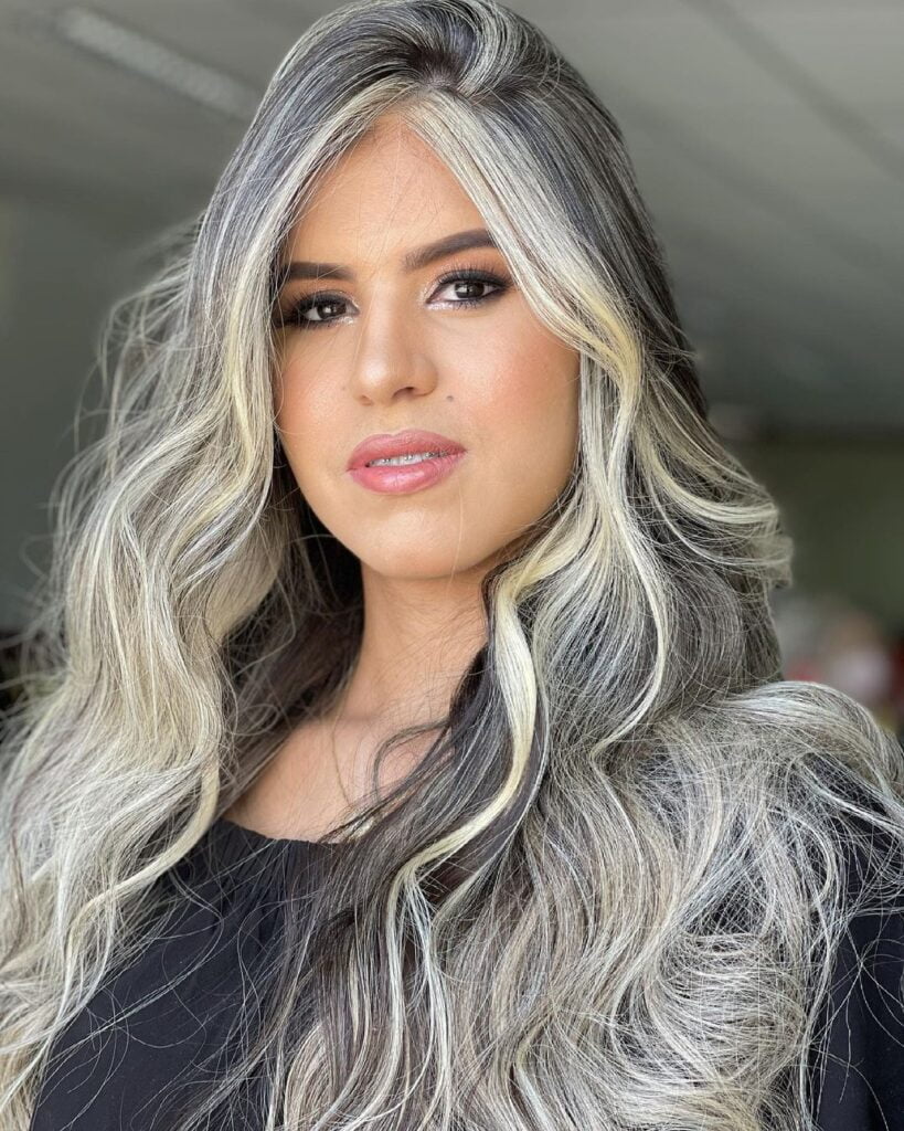Cabelo preto com luzes: 50 fotos incríveis para te inspirar