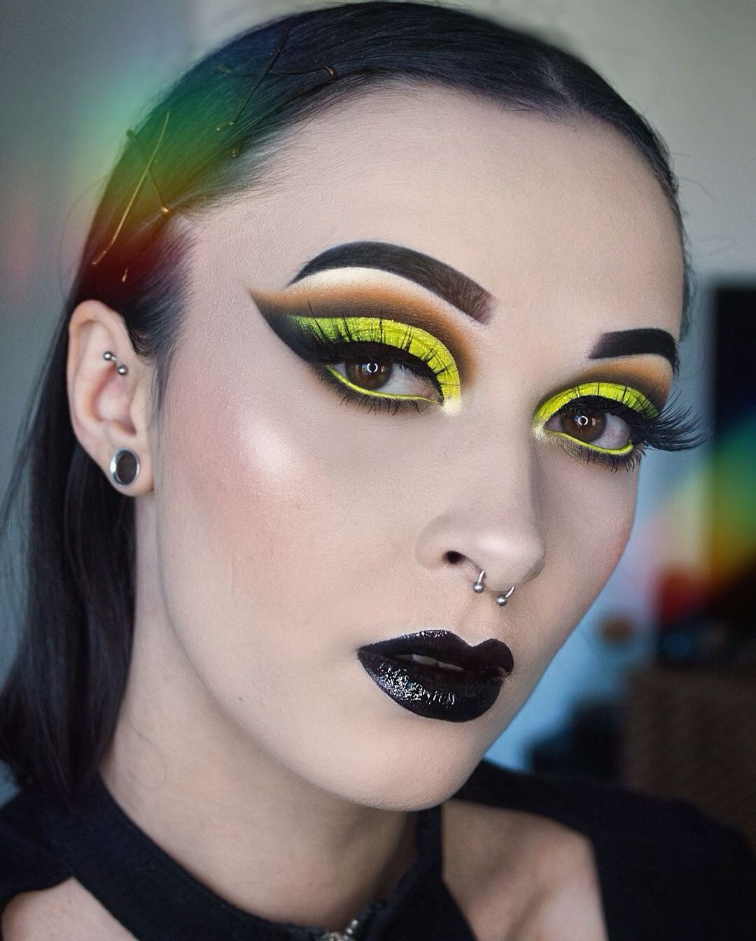 Maquiagem amarela: 40 opções + 4 tutoriais para abusar dessa cor