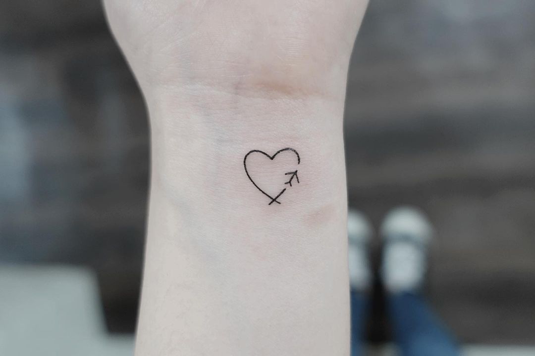 Tatuagem minimalista 100 ideias para marcar a pele com estilo
