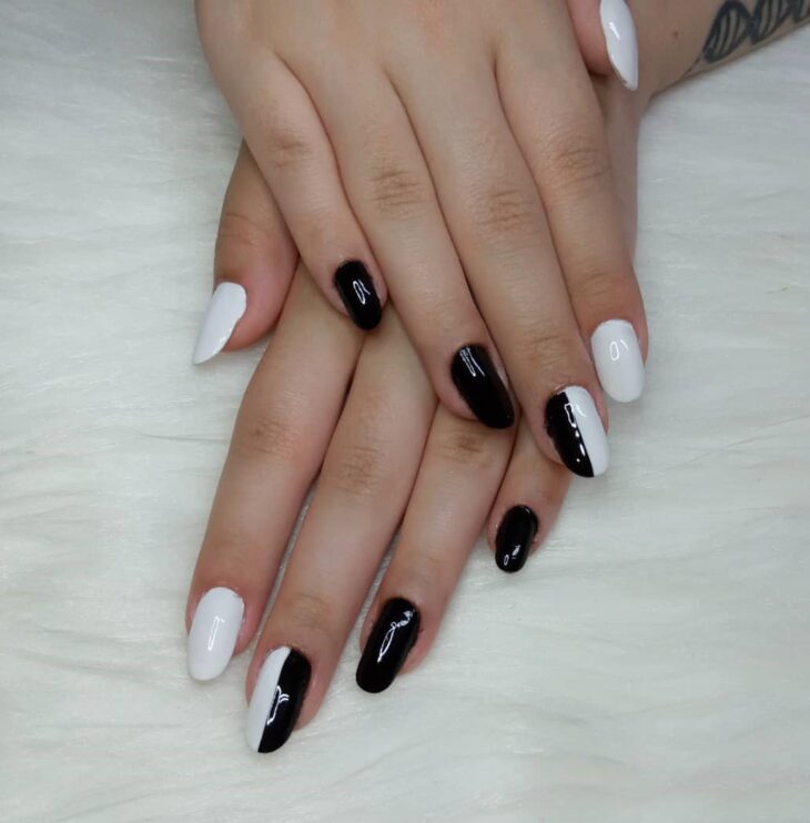 unhas decoradas em preto e branco 78