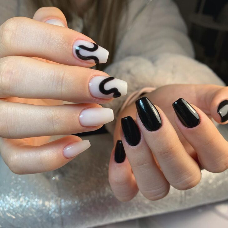 unhas decoradas em preto e branco 68