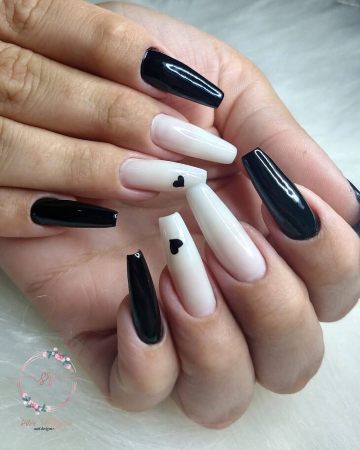 unhas decoradas em preto e branco 88