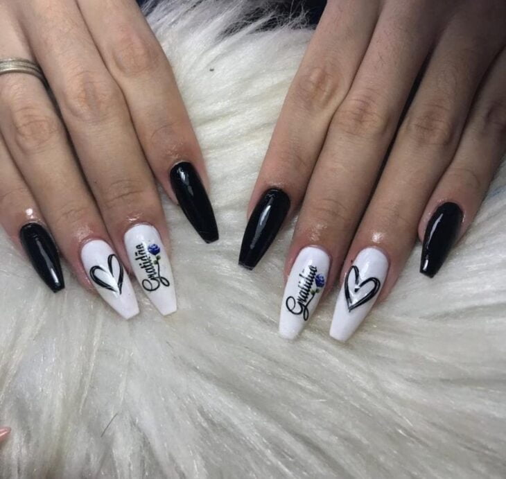 unhas decoradas em preto e branco 111