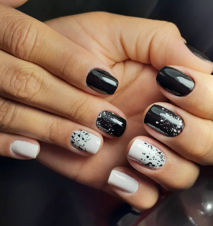 unhas decoradas em preto e branco 114