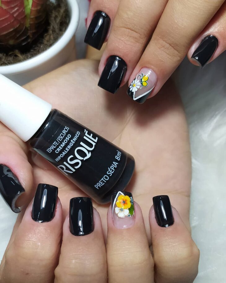 unhas decoradas em preto e branco 119