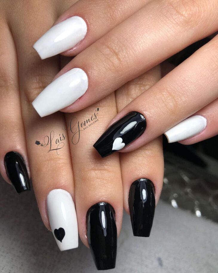 unhas decoradas em preto e branco 120