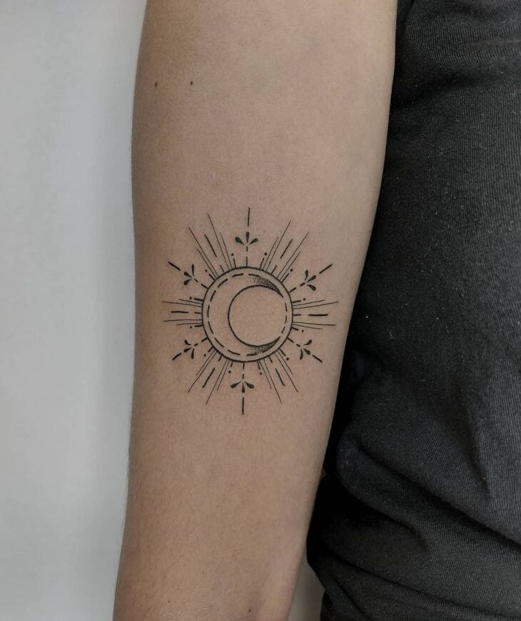 tatuagem de sol e lua 60