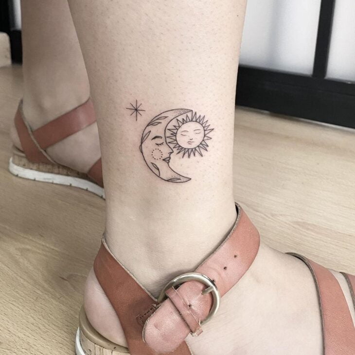 tatuagem de sol e lua 75