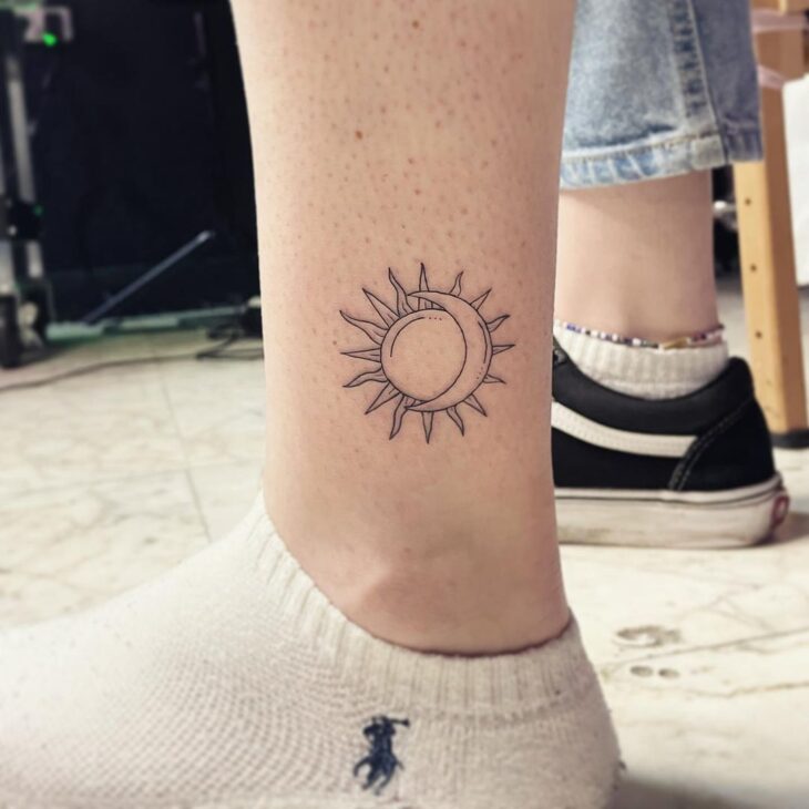 tatuagem de sol e lua 100