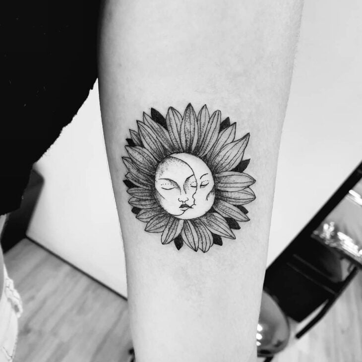 tatuagem de sol e lua 105