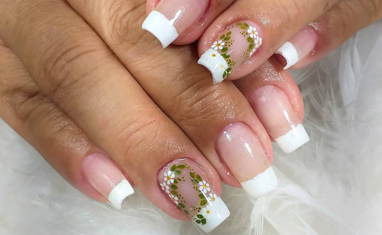 110 ideias de unhas francesinhas decoradas para inspirar sua nail art