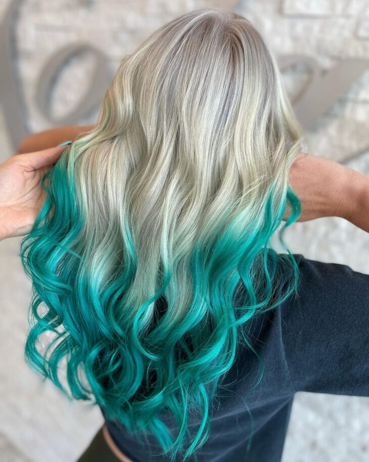 cabelo azul turquesa 80