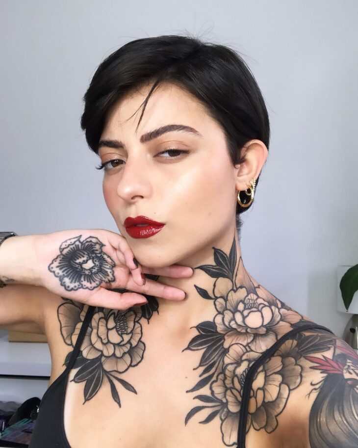 Tatuagem feminina delicada 260