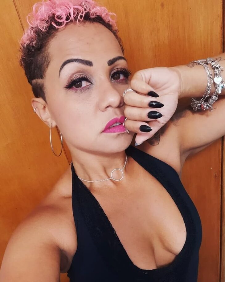 Tatuagem feminina delicada 305