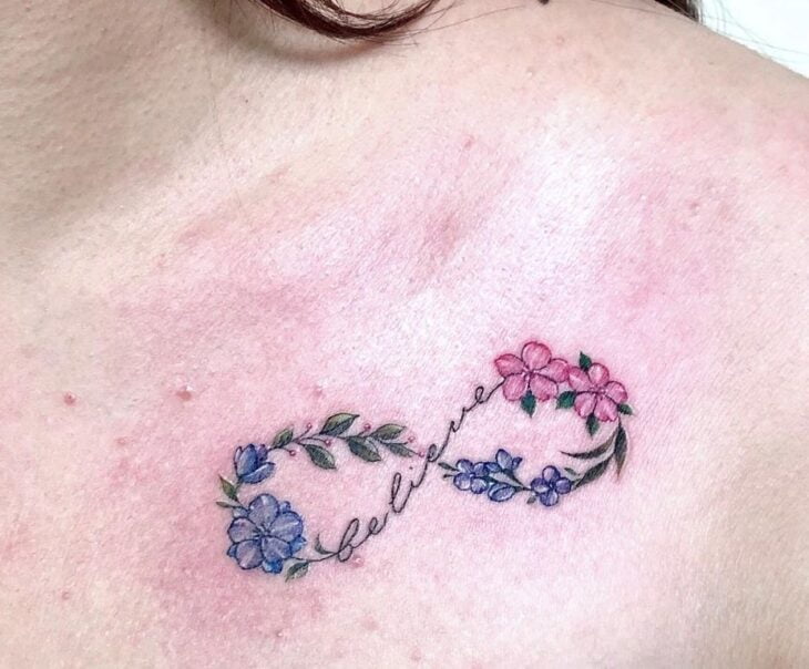 Tatuagem feminina delicada 217