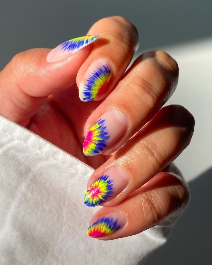 unhas tie dye 47