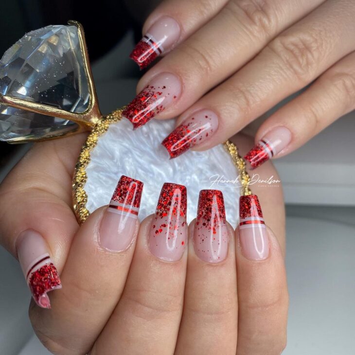 unhas vermelhas com glitter 86