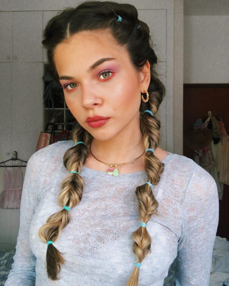 Penteados com elástico: 40 ideias que vão te deixar na moda