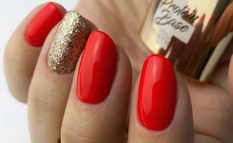 50 fotos de unhas vermelhas com dourado poderosíssimas para se inspirar