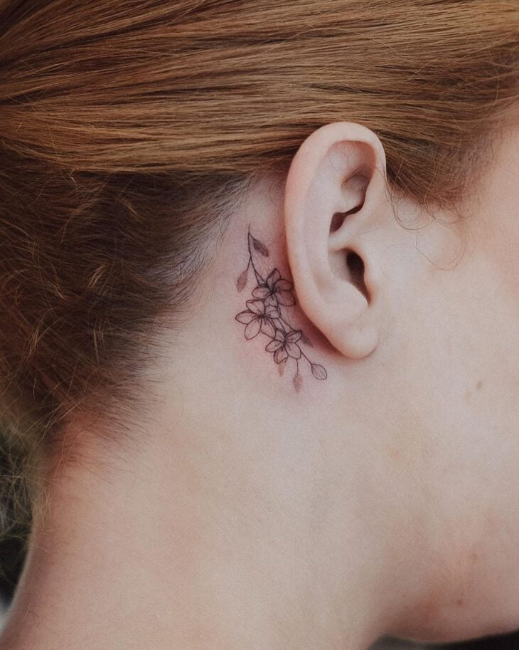tatuagem atrás da orelha 38
