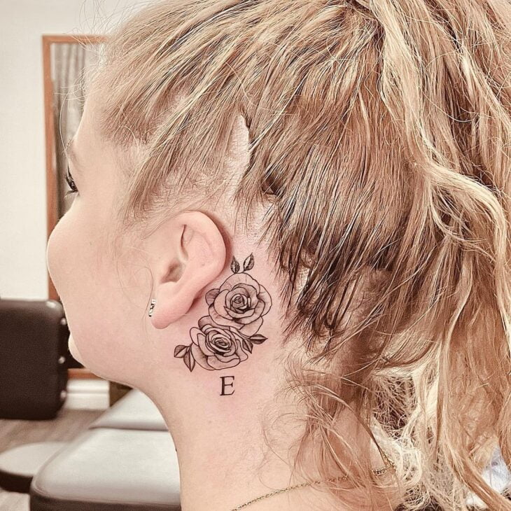 tatuagem atrás da orelha 122