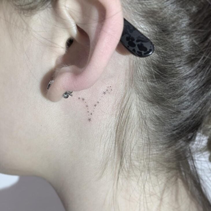 tatuagem atrás da orelha 127