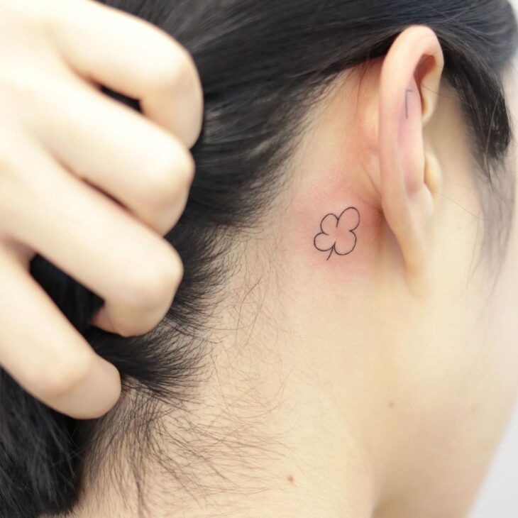 tatuagem atrás da orelha 45