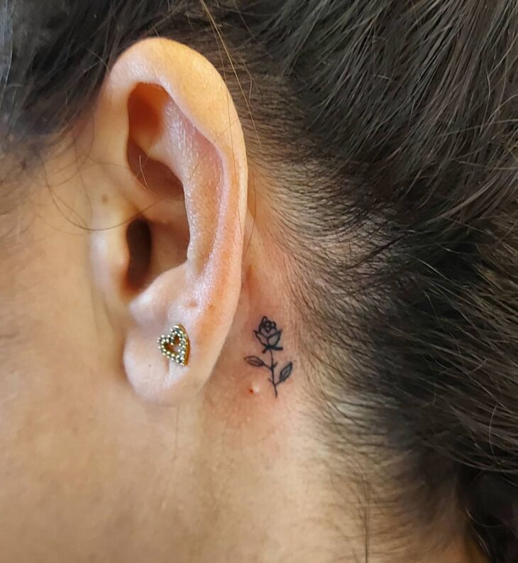 tatuagem atrás da orelha 61