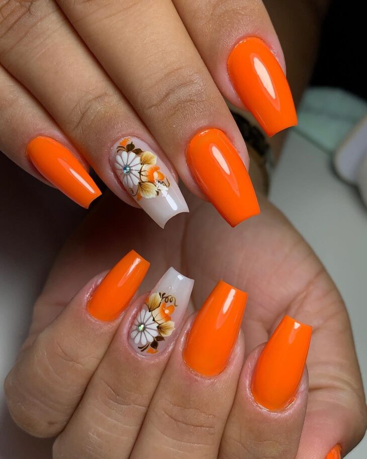 unhas laranja 68