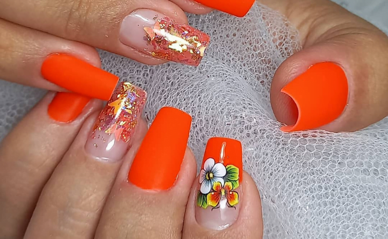 50 fotos de unhas laranja para apostar nesta cor vibrante