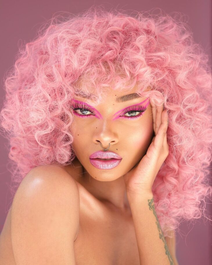 cabelo cacheado rosa 11
