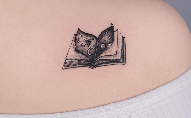 80 ideais de tatuagem de livros para os amantes de leitura