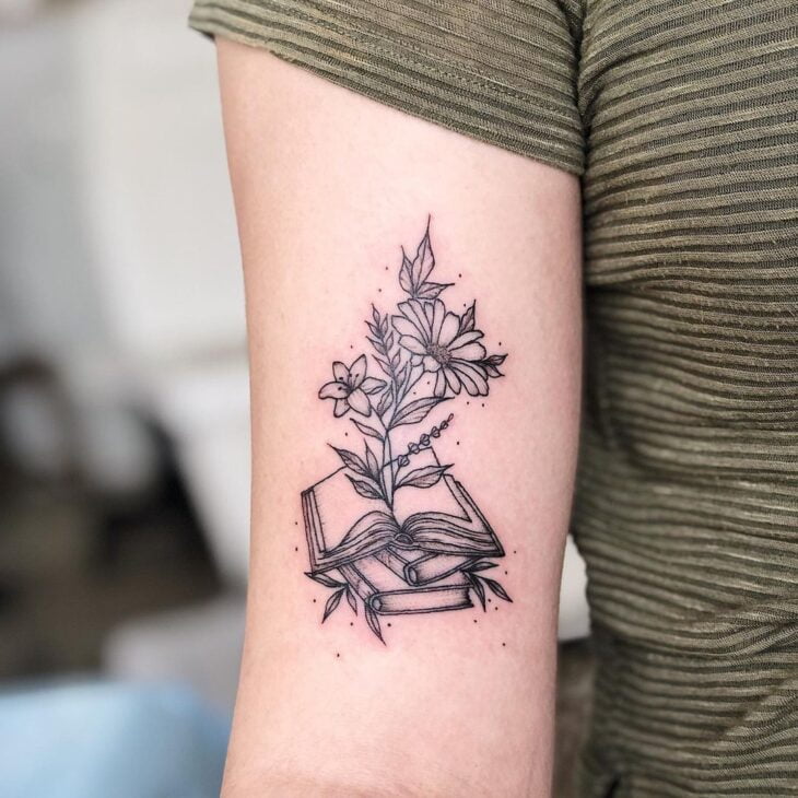 tatuagem de livros 93