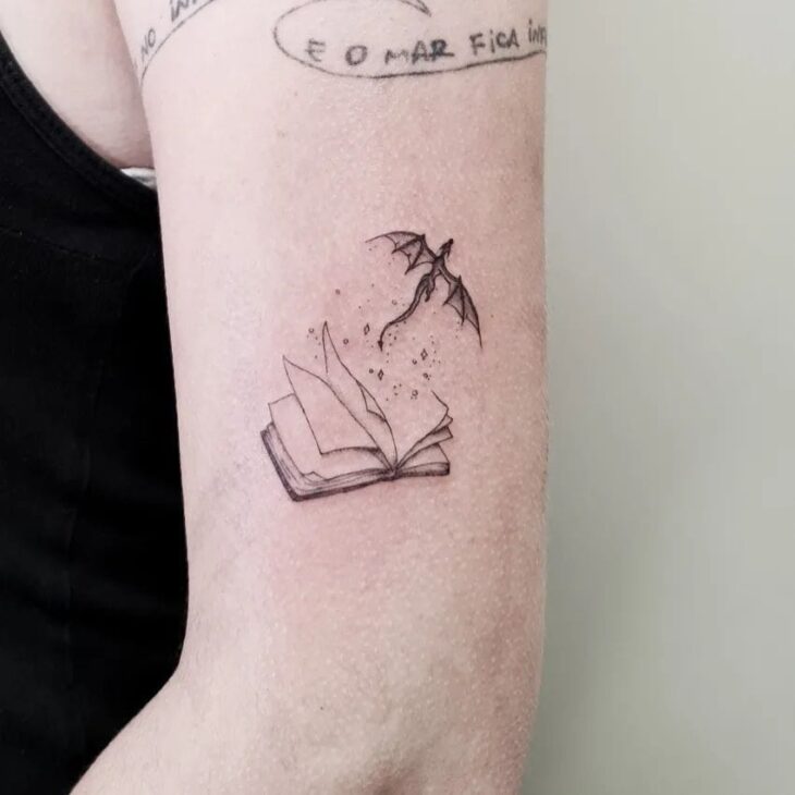 tatuagem de livros 115