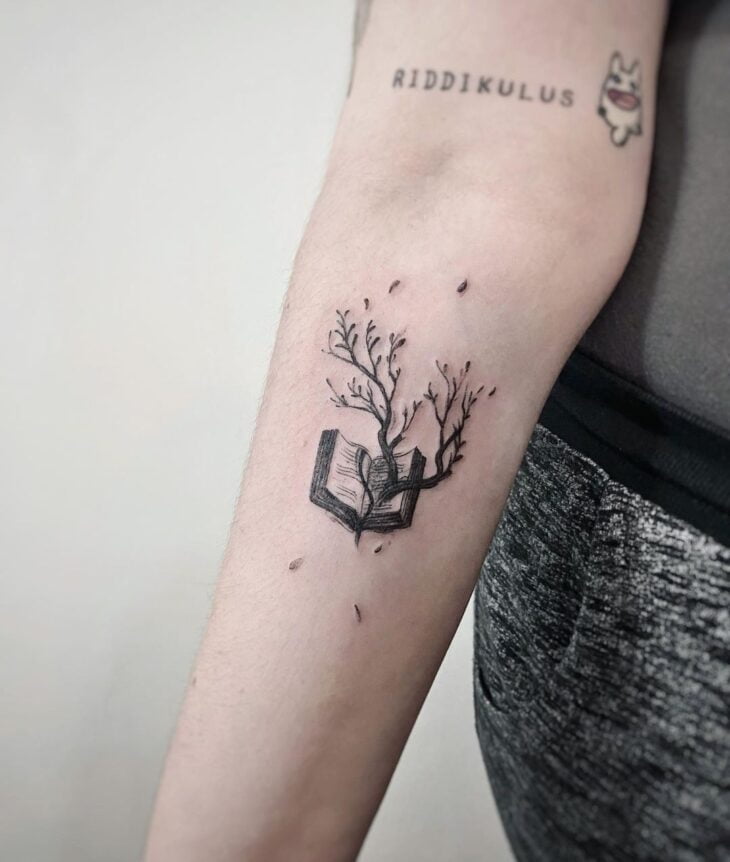 tatuagem de livros 124